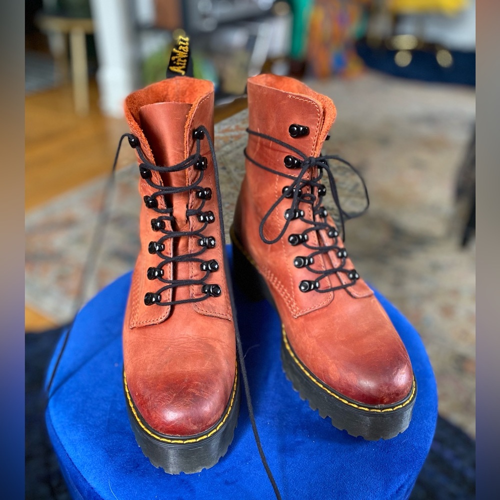 Dr. Marten Leona Platform Lace Up Hiker Boot Size 9